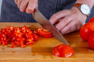 Tomaten würfeln