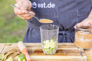 braunen Zucker dazugeben