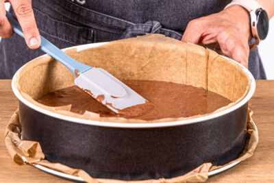 Schokoteig verstreichen