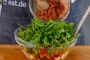 Getrocknete Tomaten dazugeben