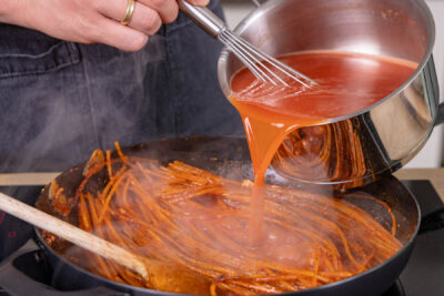 Tomatenwasser dazugeben