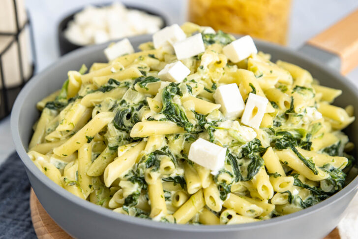 Spinatnudeln mit Feta