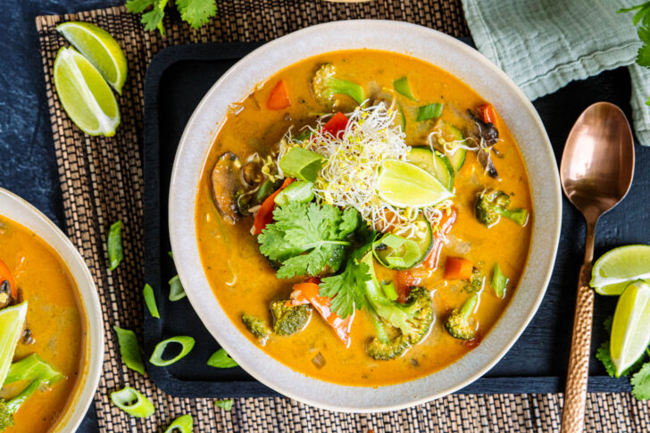 Fertige Thai-Curry-Suppe