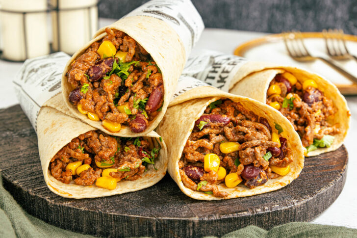 gerollte Wraps mit Hackfleisch