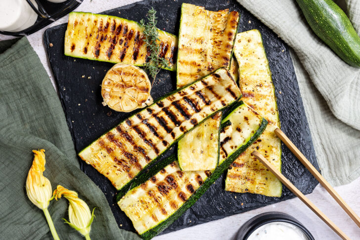 Perfekt gegrillte Zucchini