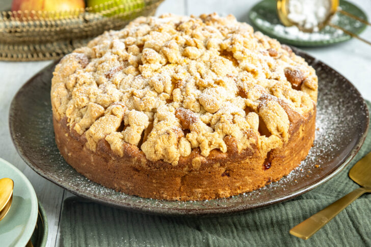 Apfelkuchen mit Rührteig und Pudding