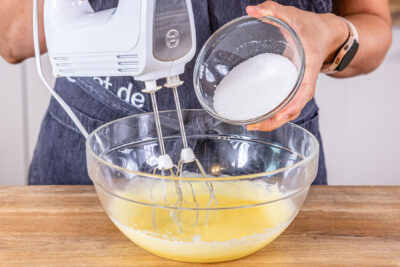 Zucker und Butter aufschlagen