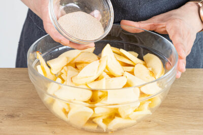 Apfel würzen