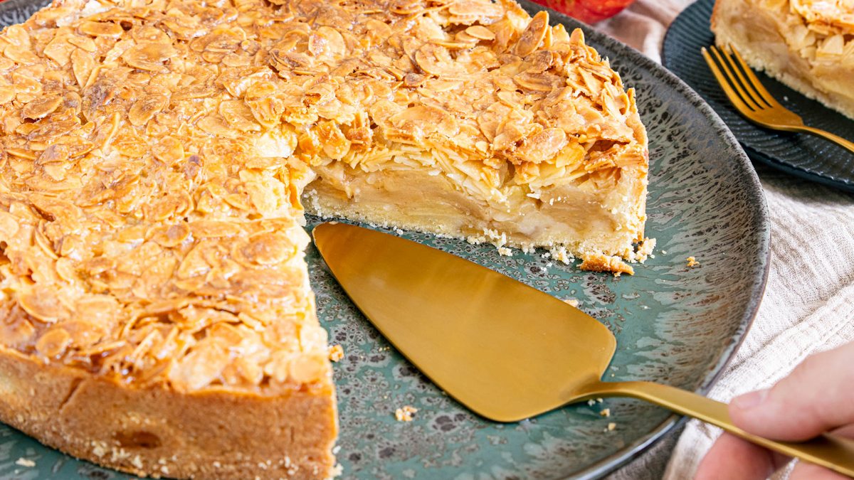 Florentiner Apfelkuchen mit saftigem Mürbeteig und knuspriger Mandelkruste