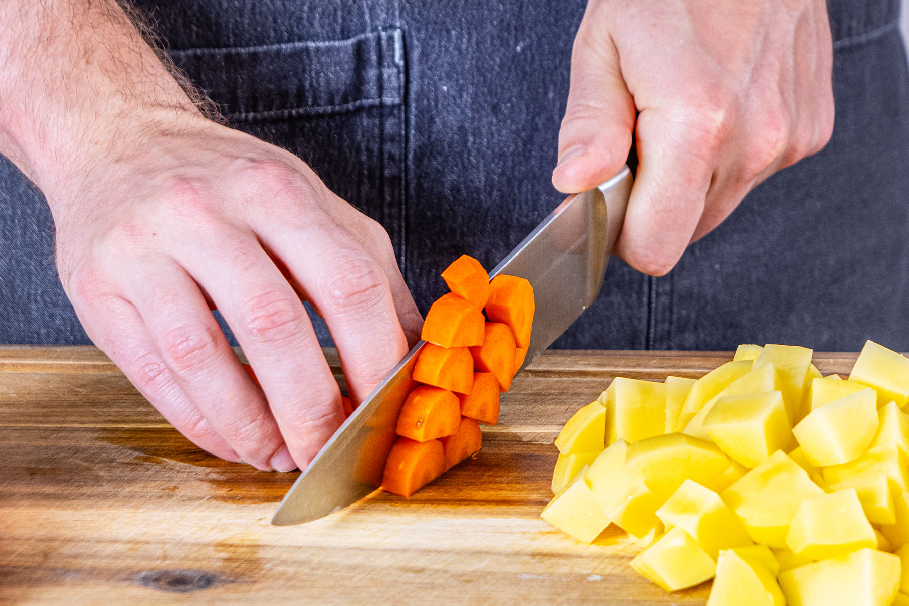 Hühnereintopf mit Tomaten | Rezept
