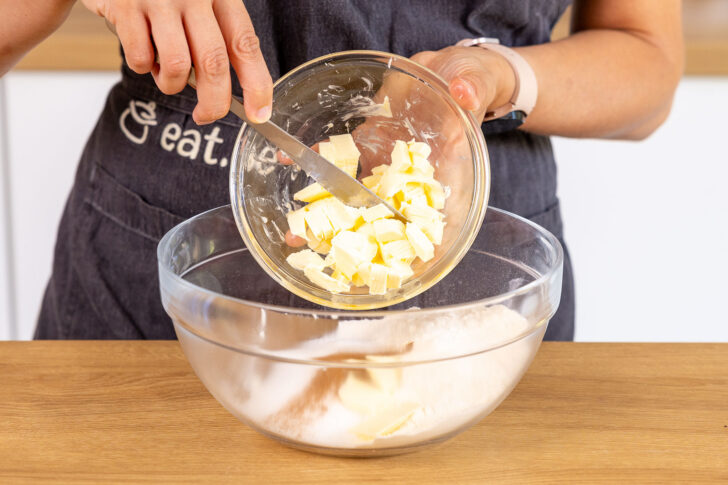 Butter zum Zucker geben