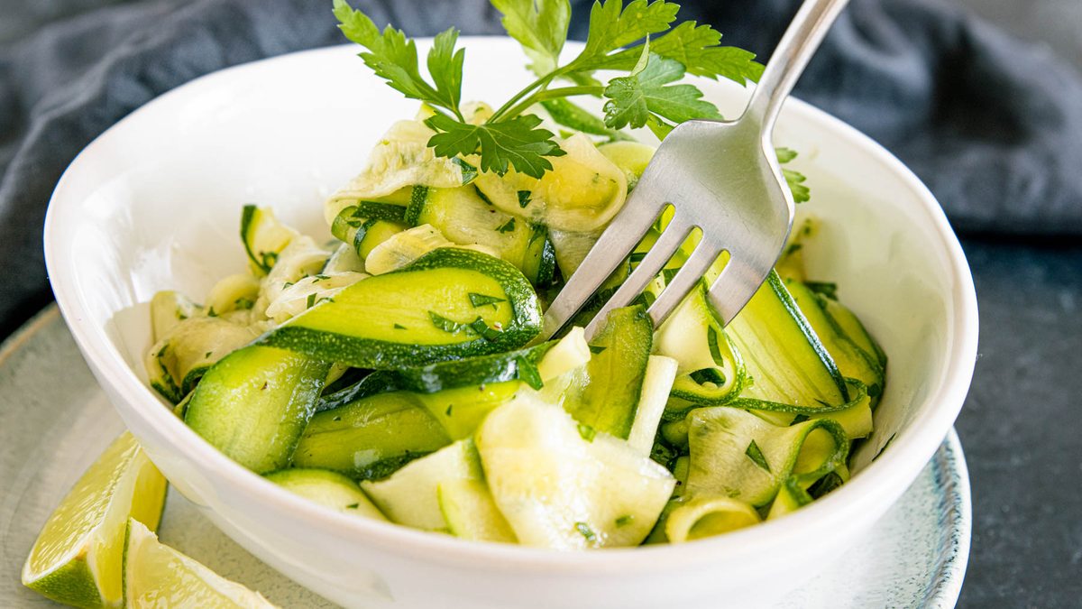 Roher Zucchinisalat | Rezept
