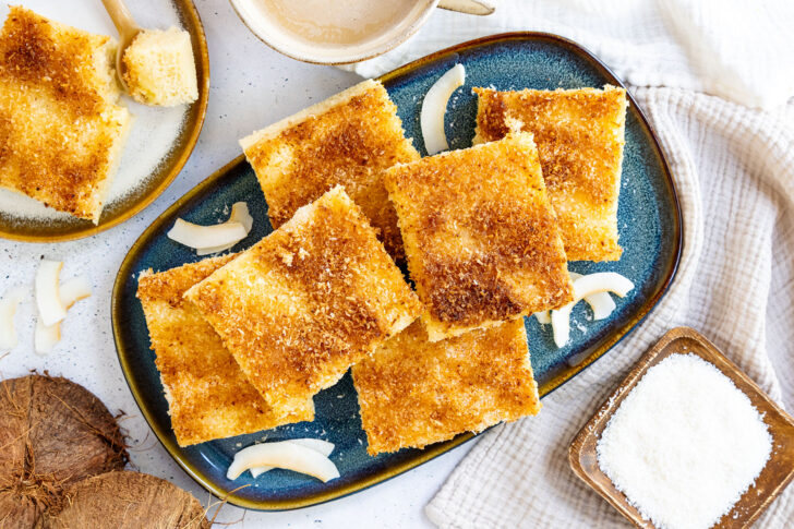 Schneller Kuchen mit Kokosraspeln