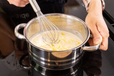 Butter und Sahne erwärmen