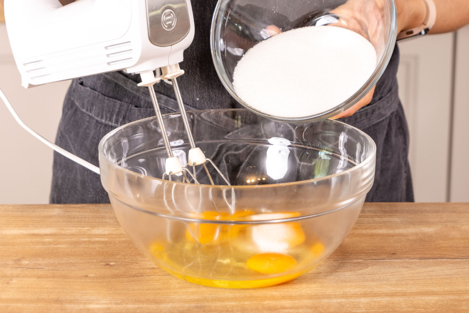 Schneller Kuchen mit Kokosraspeln | Rezept