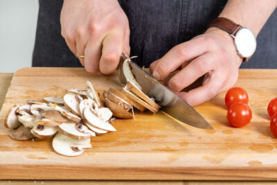 Champignons schneiden