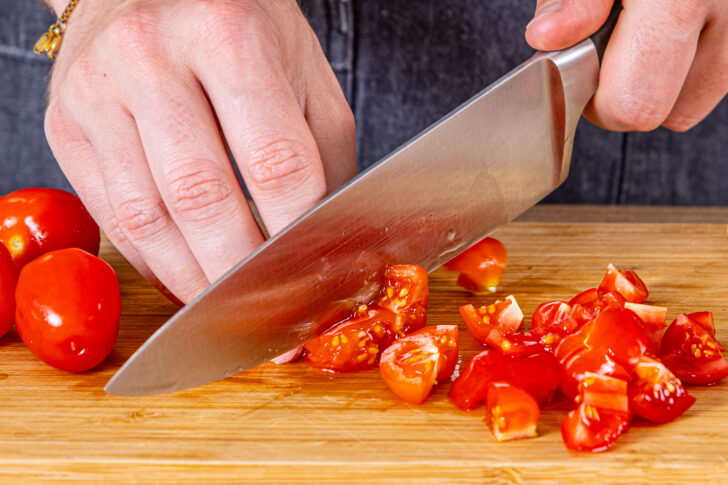 Tomaten würfeln