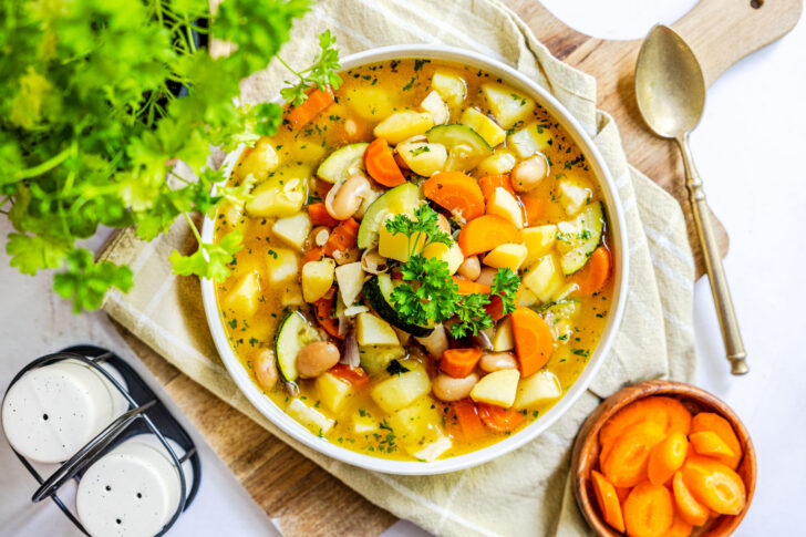 Vegetarischer Gemüseeintopf
