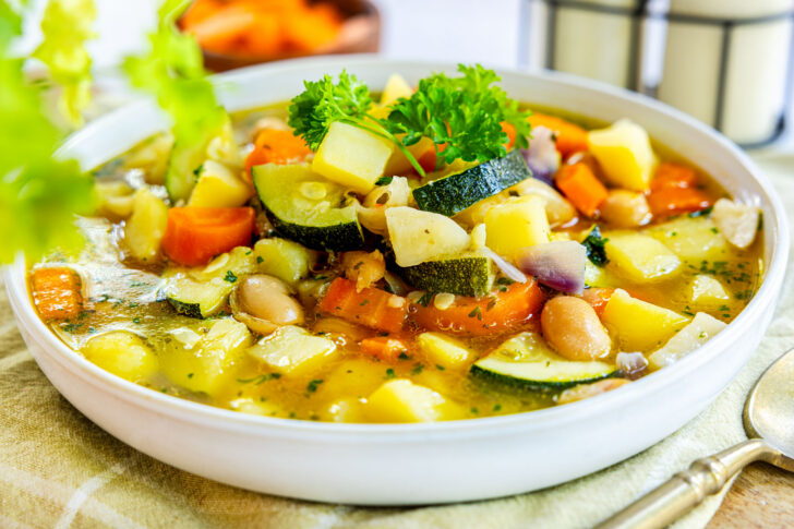 Vegetarischer Gemüseeintopf mit Kartoffeln