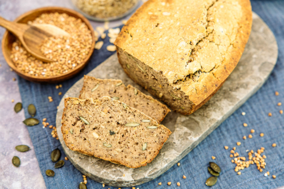 Einfaches Buchweizenbrot backen: lecker, frisch &amp; gesund