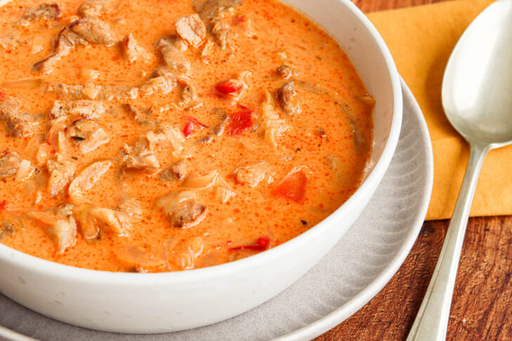 Gyrossuppe mit Zwiebelsuppe