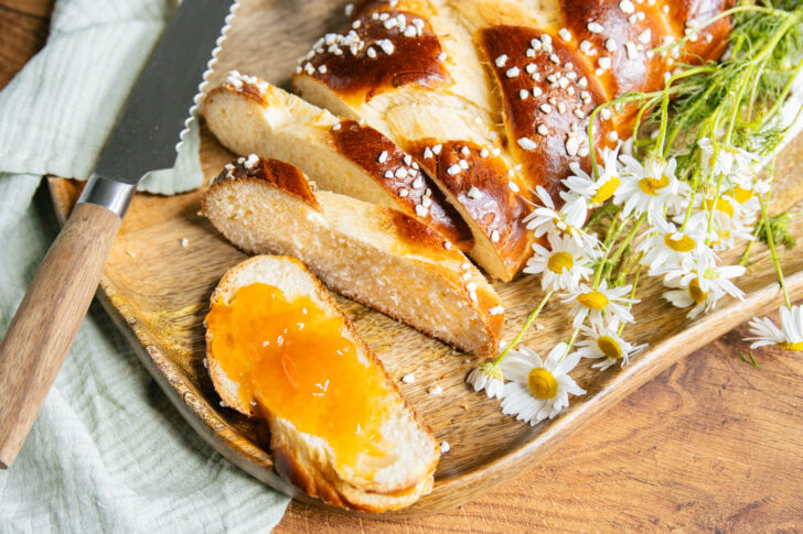 Hefezopf mit frischer Hefe
