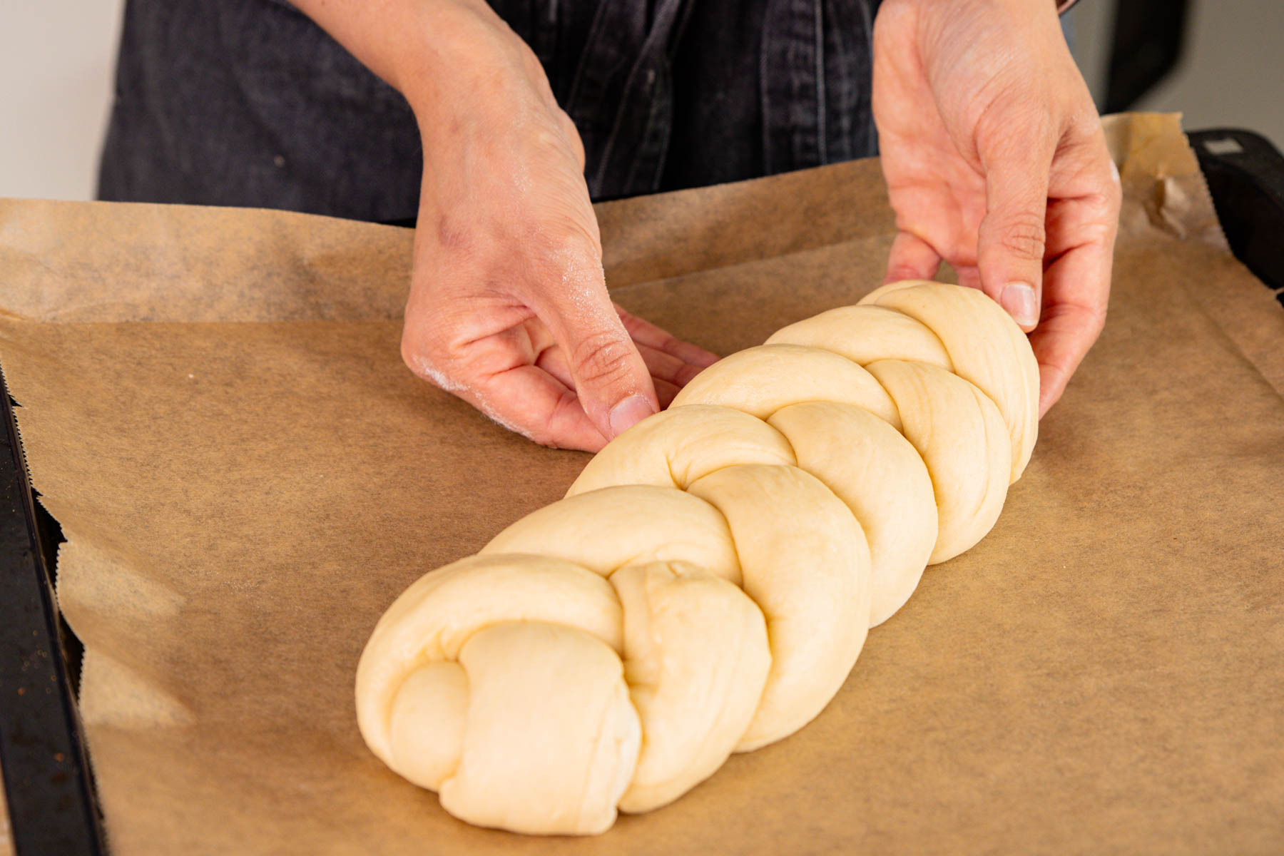 Hefezopf mit frischer Hefe - süß und einfach Hefezopf mit frischer Hefe - süß und einfach