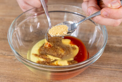 Zwiebelpulver dazugeben