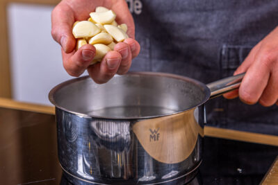 Knoblauch blanchieren