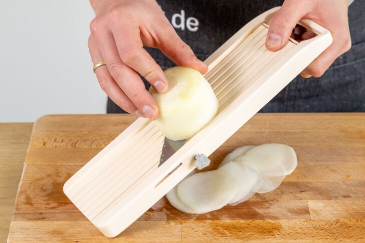 Kohlrabi hobeln