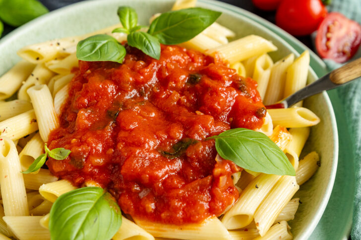 Nudeln mit Tomatensauce