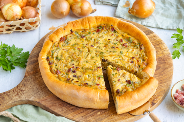 Omas saftiger Zwiebelkuchen