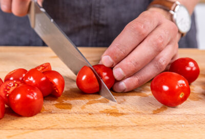 Tomaten halbieren