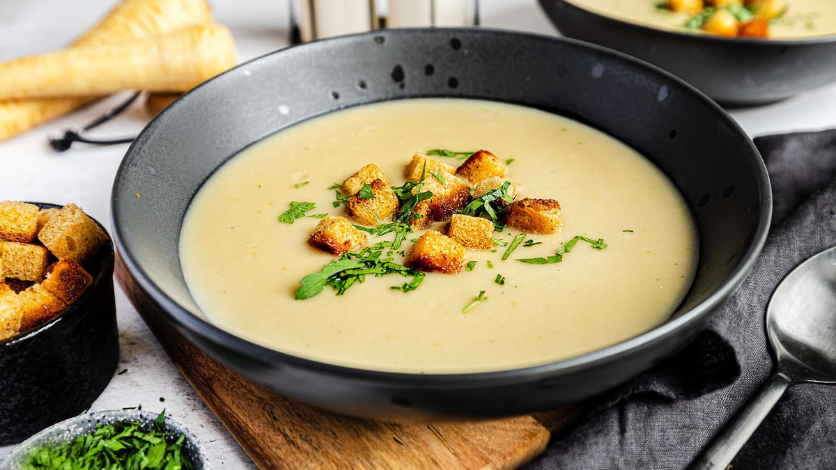 Pastinakensuppe mit Kartoffeln | Rezept