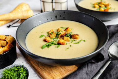 Pastinakensuppe mit Kartoffeln