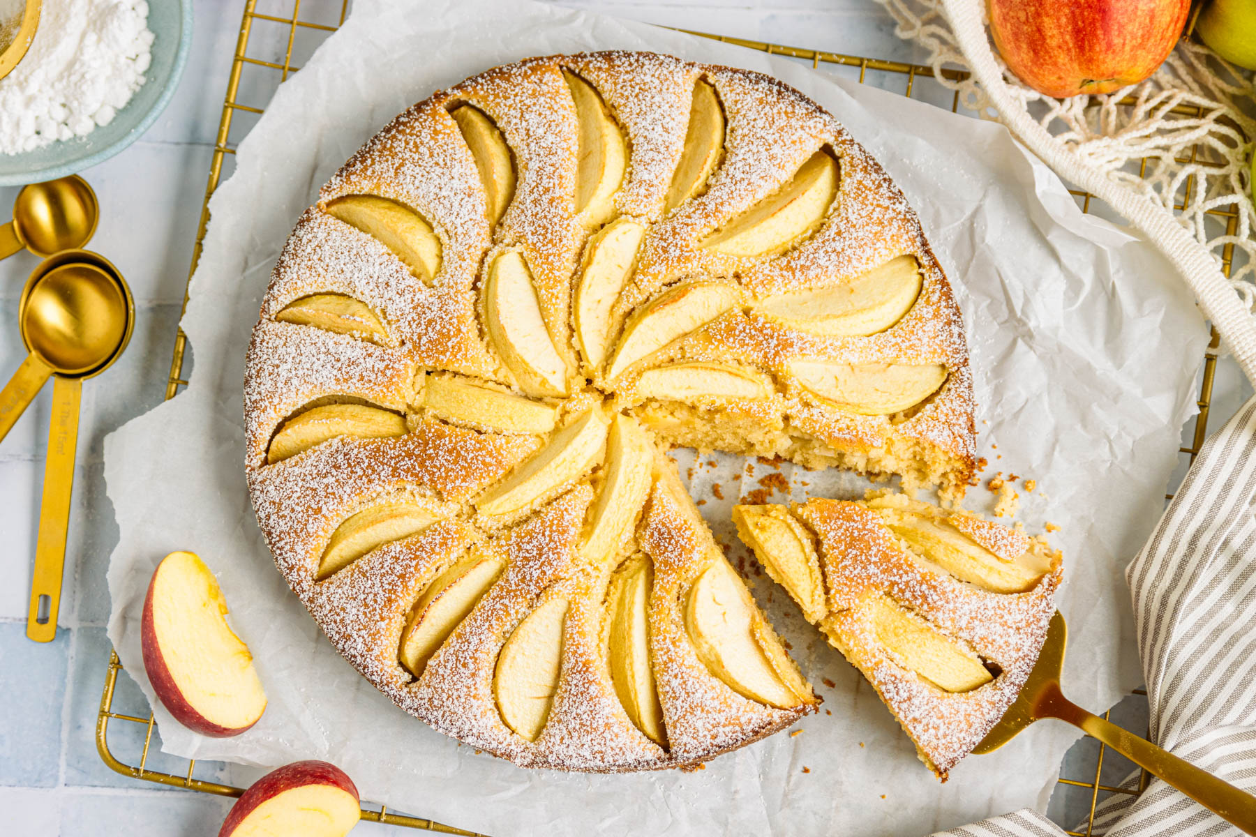 apfelkuchen mit puddingpulver und apfelsaft