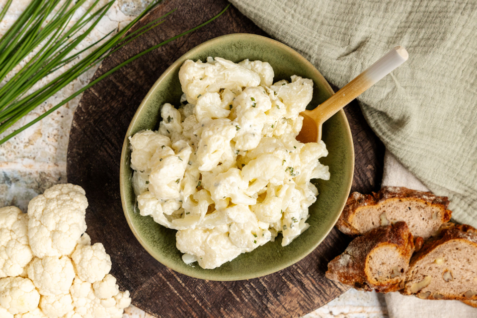 Blumenkohlsalat mit Creme fraiche | Rezept