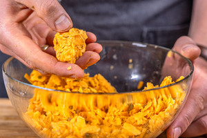 in Cornflakes wälzen
