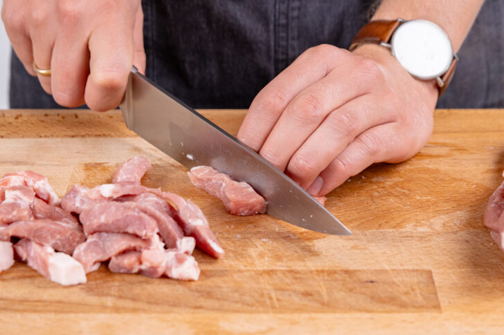 Schweinefleisch schneiden