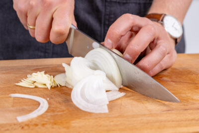 Zwiebel schneiden