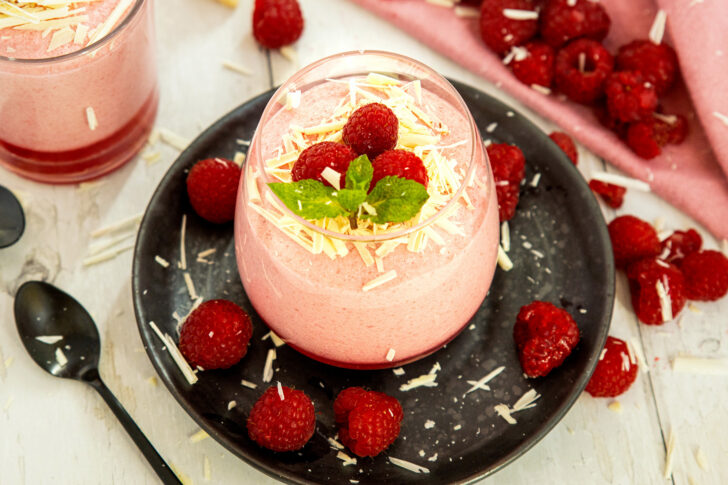 Himbeer Mousse: einfaches Dessert im Glas topdown