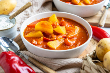 Kartoffelgulasch mit Paprika