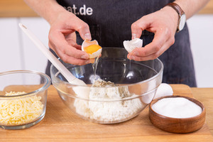 Eier dazugeben
