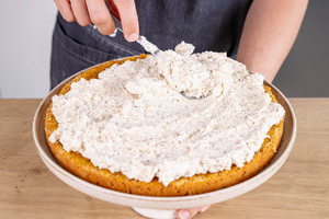 Sahnecreme verstreichen