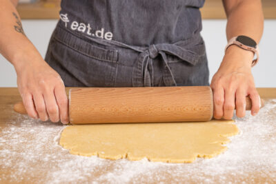 Mürbeteig ausrollen