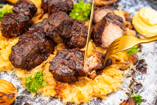 saftiger Mutzbraten aus dem Backofen im Anschnitt