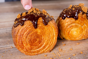 New York Rolls mit Keksen toppen