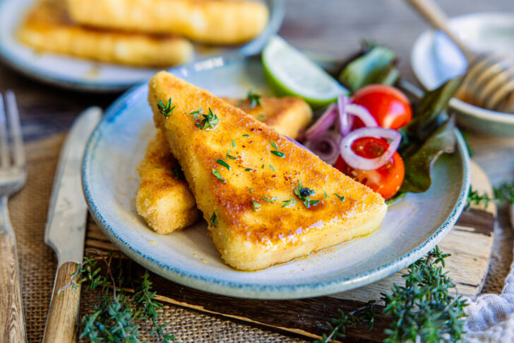 Saganaki: Panierter Schafskäse