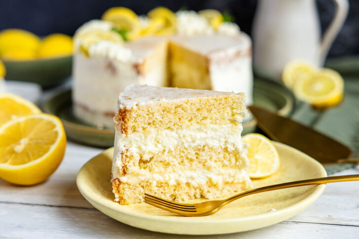 Stück Zitronen-Mascarpone-Torte