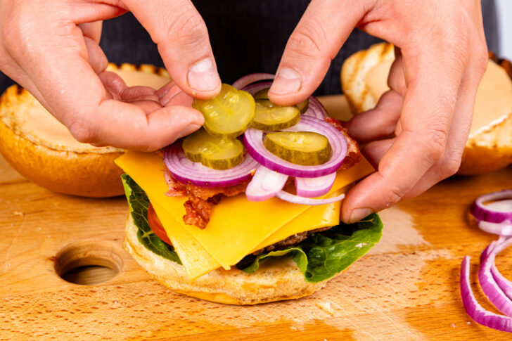 Cheeseburger belegen
